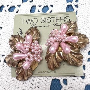 Two Sisters 1980s vintage pink floral clip on earrings